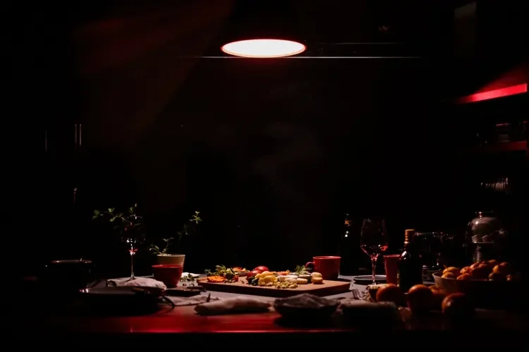 美食博主被曝人设造假，后厨摆拍全程幕后揭秘 - 吃瓜大赛91实锤配图